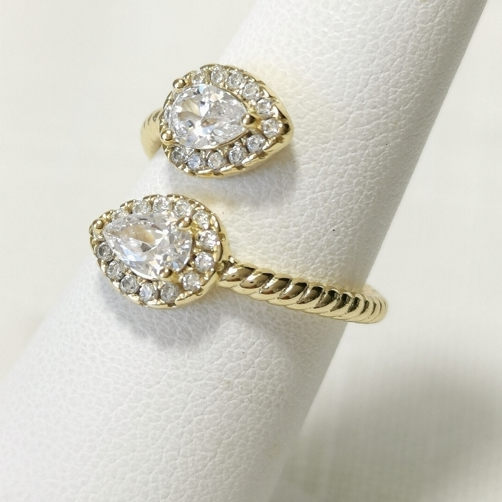 14k Gold teardrop pear cut cz ring Toi et Moi Bypass design size 6 ๐ - Picture 6 of 7